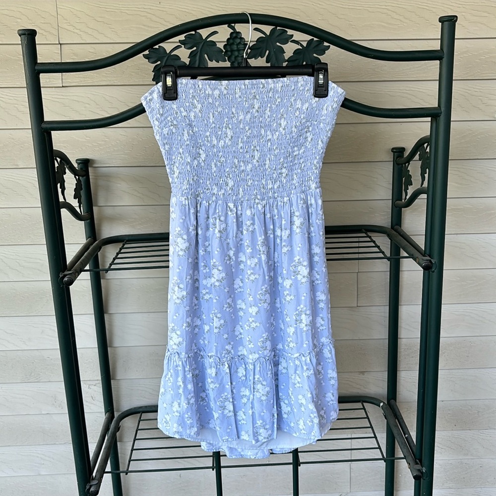 Blue floral strapless dress
